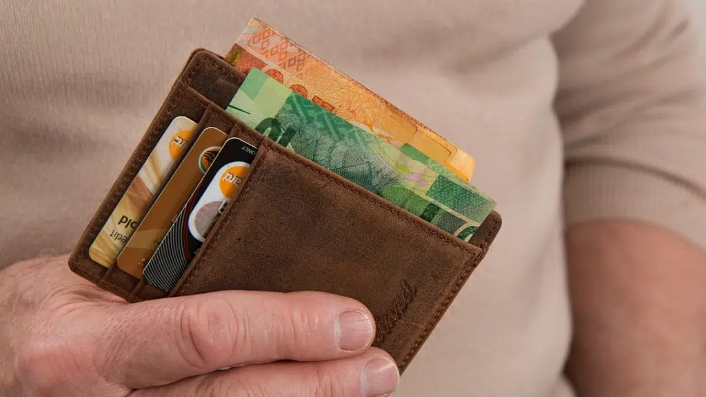 Ouverture d'un compte bancaire pour ado : quelle est l’importance ?